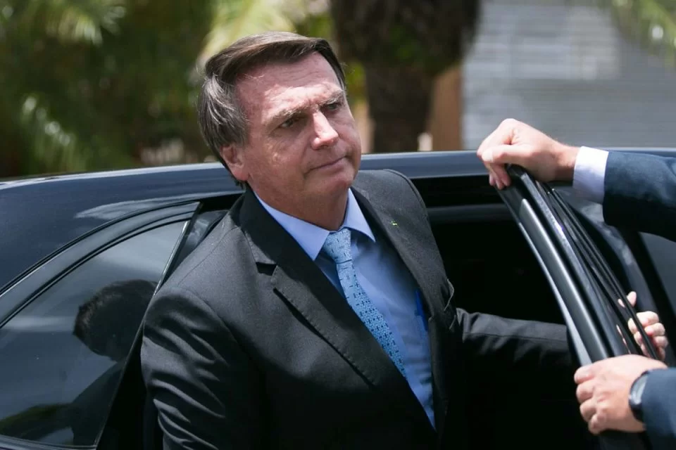 Bolsonaro reclama ao ter blindado negado pelo governo Lula e cita PCC