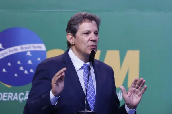 Haddad diz que governo estuda “regra estável” para gastos obrigatórios